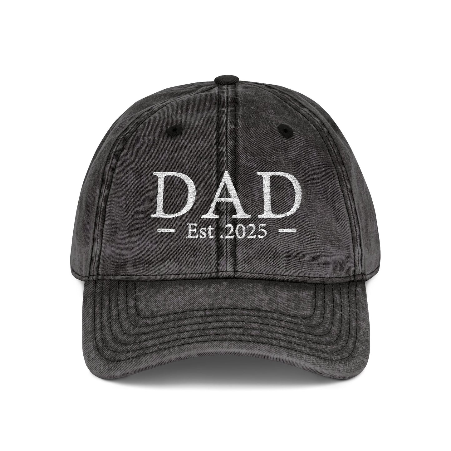 Black embroidered cap with 'Dad to Be 2025 Loading' text – stylish pregnancy announcement hat for expecting dads.