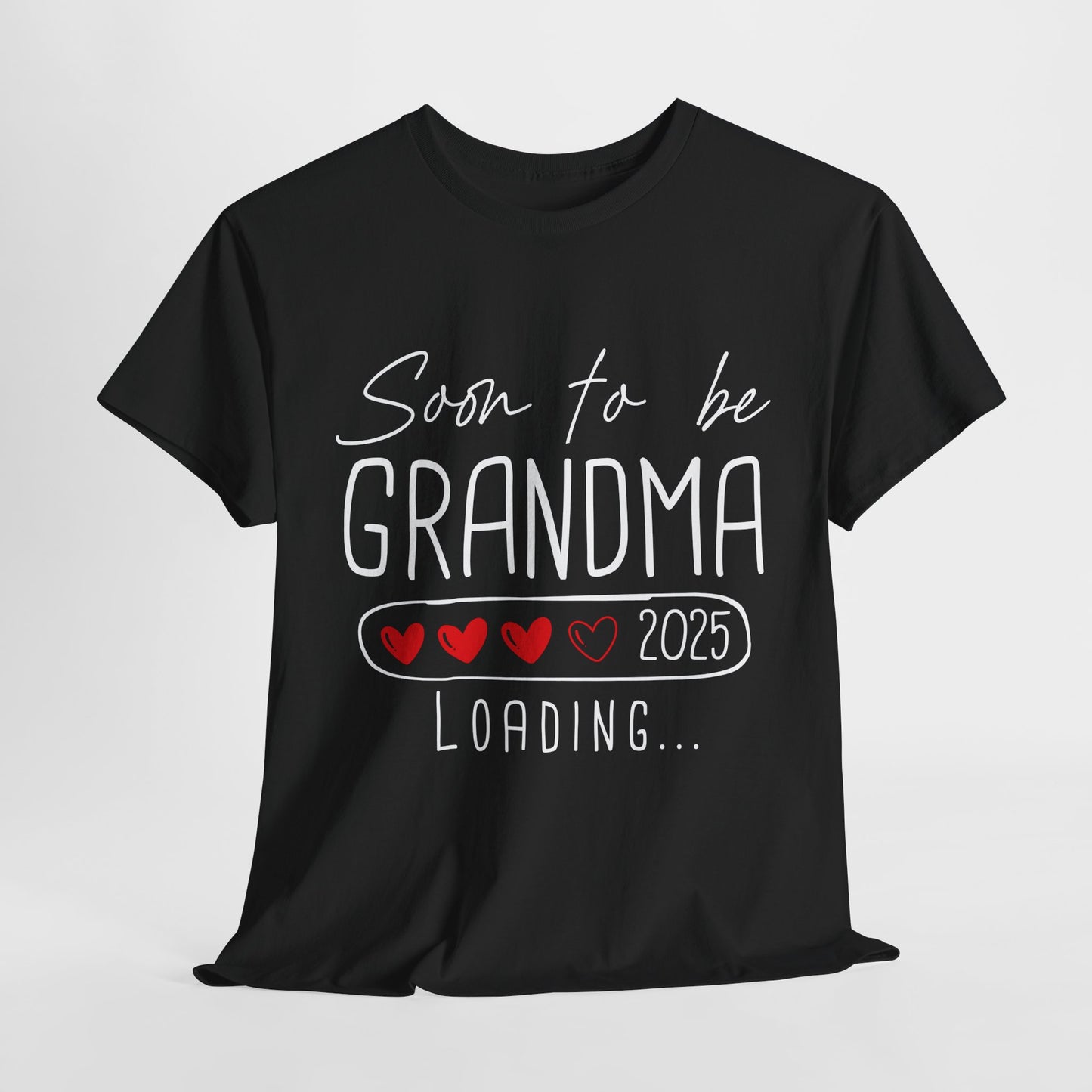Black ‘Soon to Be Grandma 2025’ T‑shirt with elegant lettering and heart accent, perfect pregnancy reveal gift for grandma.