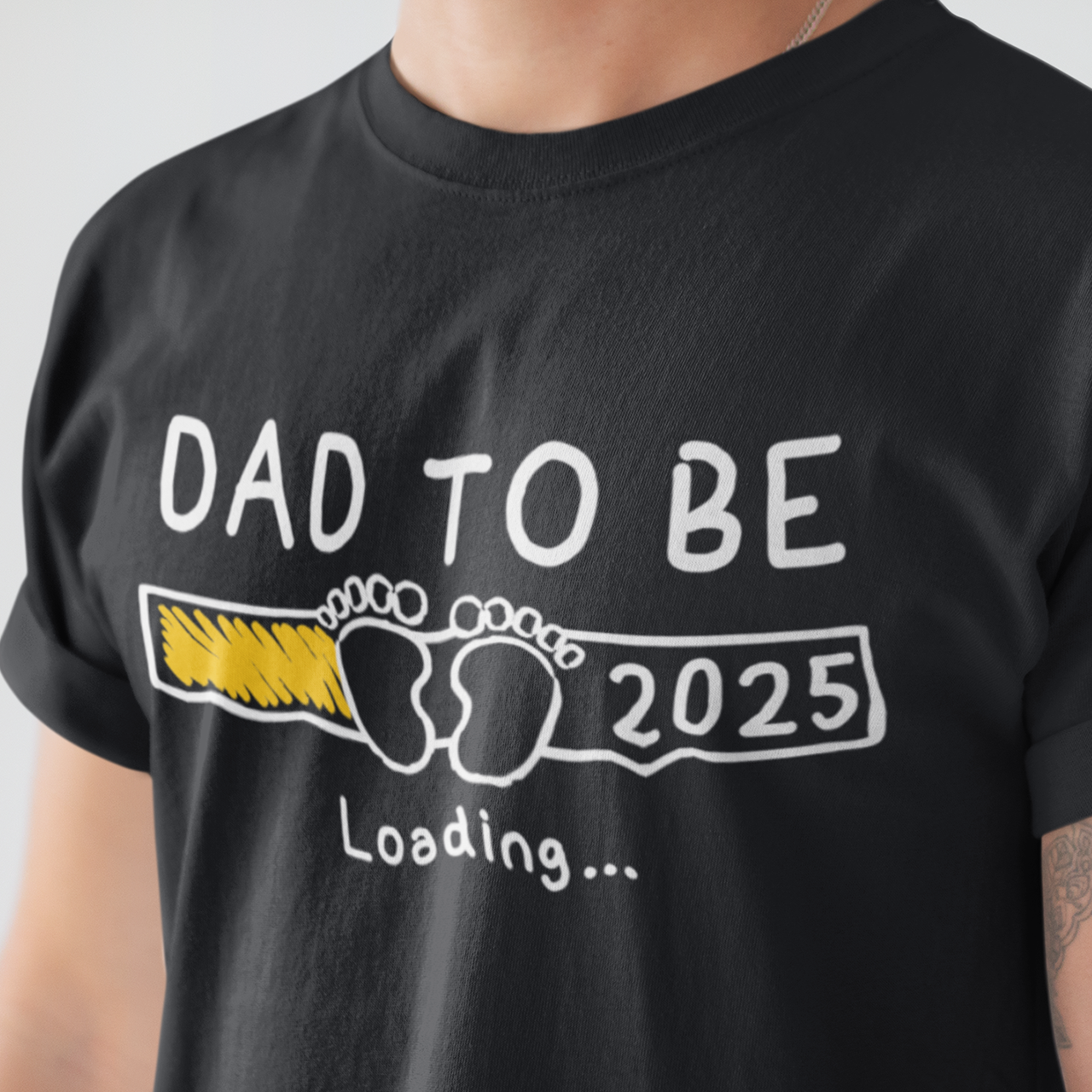 Dad to Be 2025 Loading T-shirt