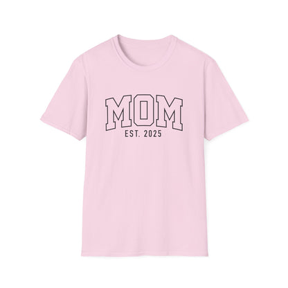 Mom Est. 2025 Old school T-Shirt