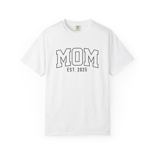 Mom Est. 2025 Old school T-Shirt