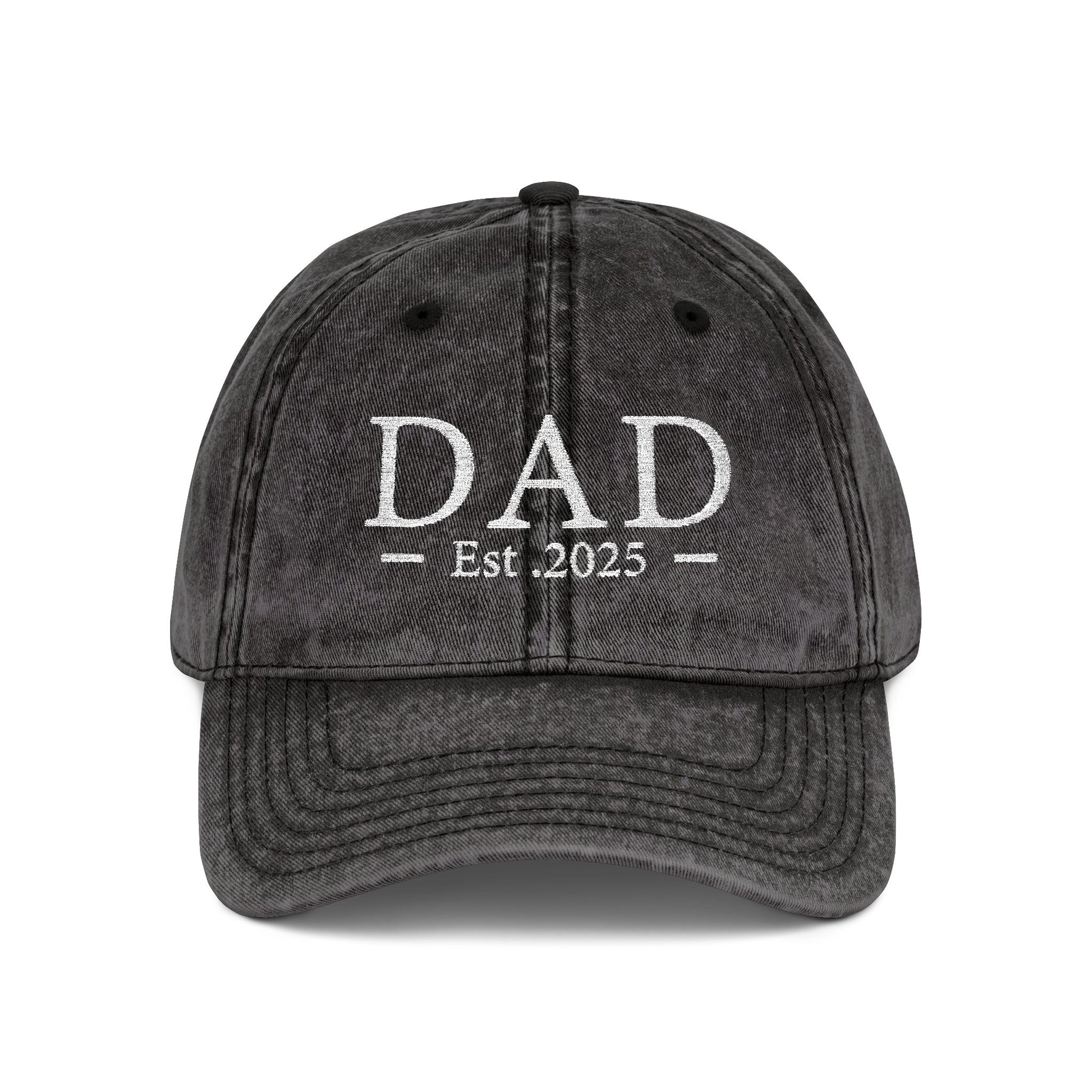 Black embroidered cap with 'Dad to Be 2025 Loading' text – stylish pregnancy announcement hat for expecting dads.