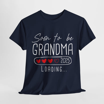 navy blue ‘Soon to Be Grandma 2025’ T‑shirt with elegant lettering and heart accent, perfect pregnancy reveal gift for grandma.