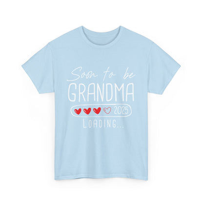 baby blue ‘Soon to Be Grandma 2025’ T‑shirt with elegant lettering and heart accent, perfect pregnancy reveal gift for grandma.